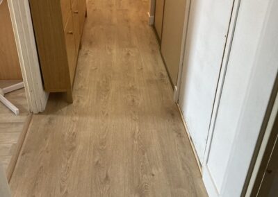 Parquet stratifié DELATTRE L AUTRE COULEUR réalise tous vos travaux de parquet stratifié à Lomme Lille La Madeleine Lambersart Bondues https://delattre-lautrecouleur.fr/parquet-stratifie/